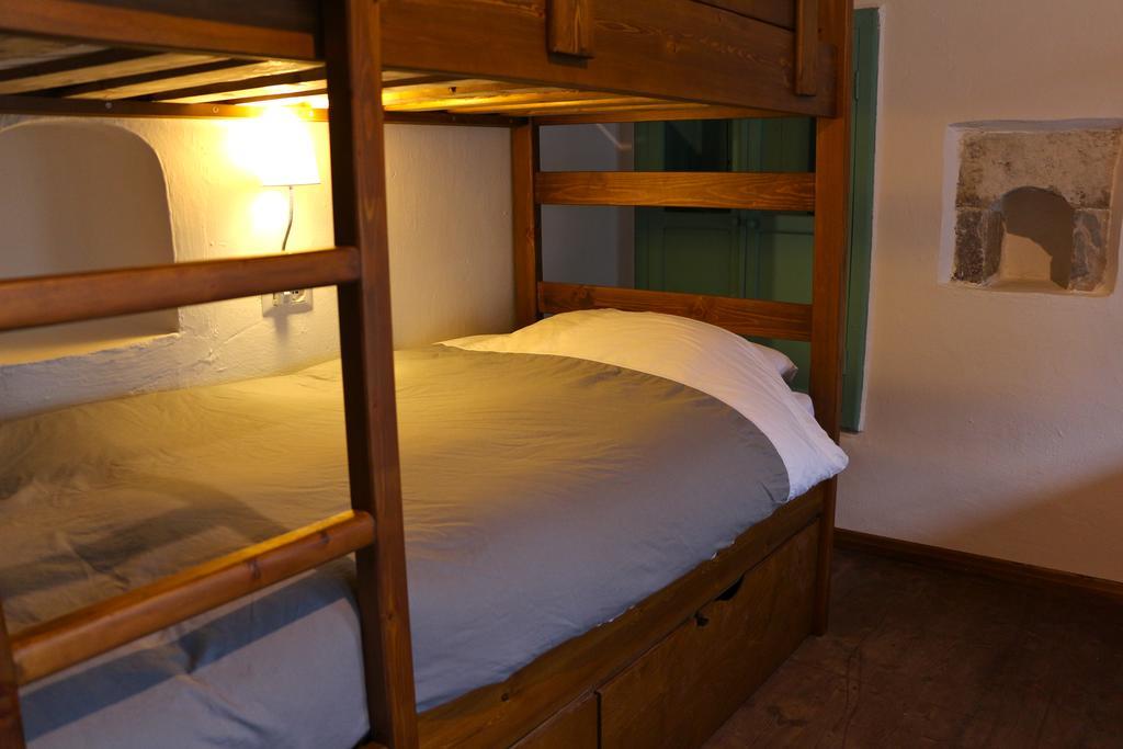 Bed in 6-Bed Mixed Dormitory Room