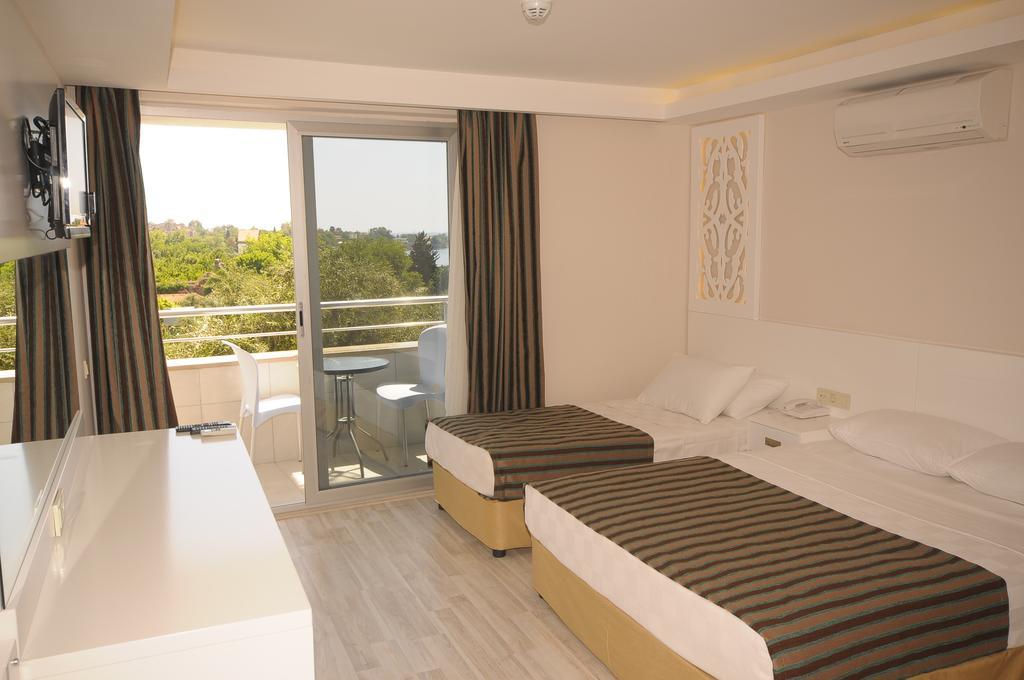 Triple Room with Sea View