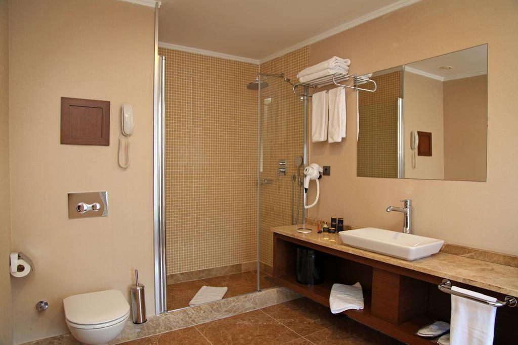 King Suite with Spa Bath