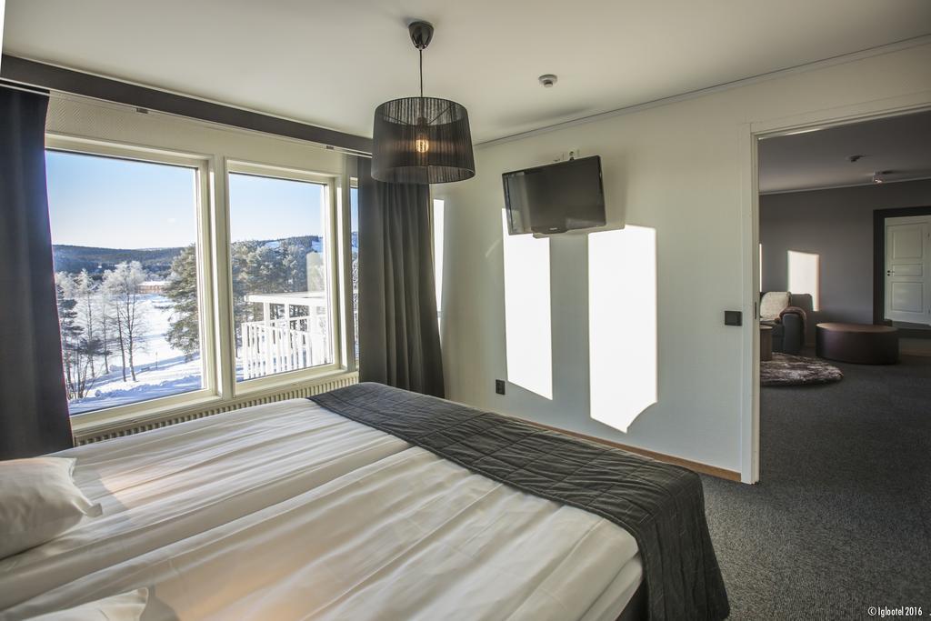 Large Suite with Balcony
