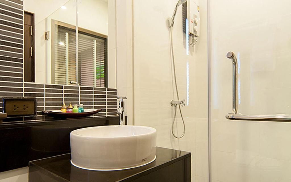 Standard Single Room with Street View