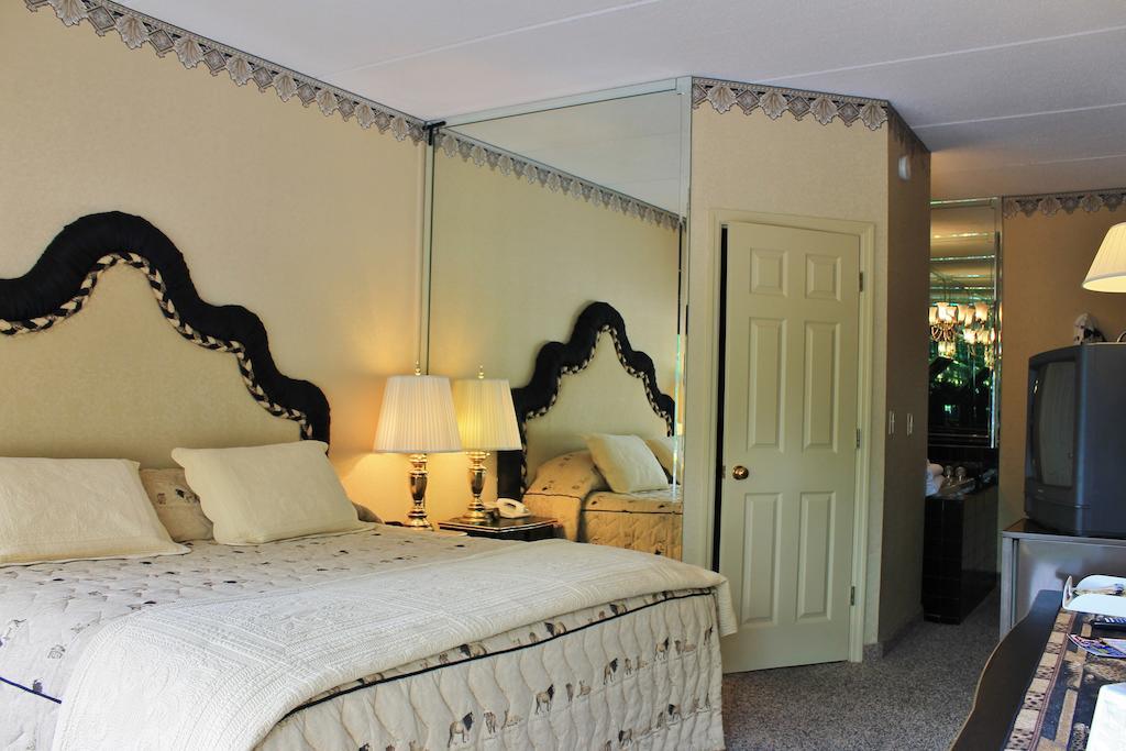 Deluxe King Room with Spa Bath - Ground Floor