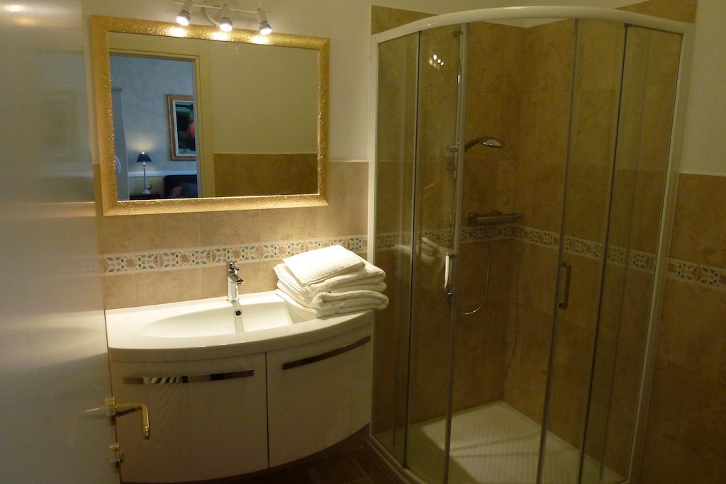 Deluxe Double Room with Balcony and River View