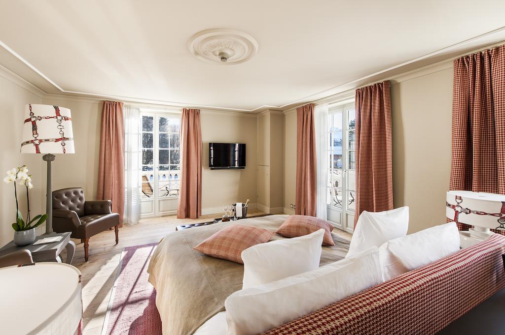 Double Room with Mountain View and Balcony
