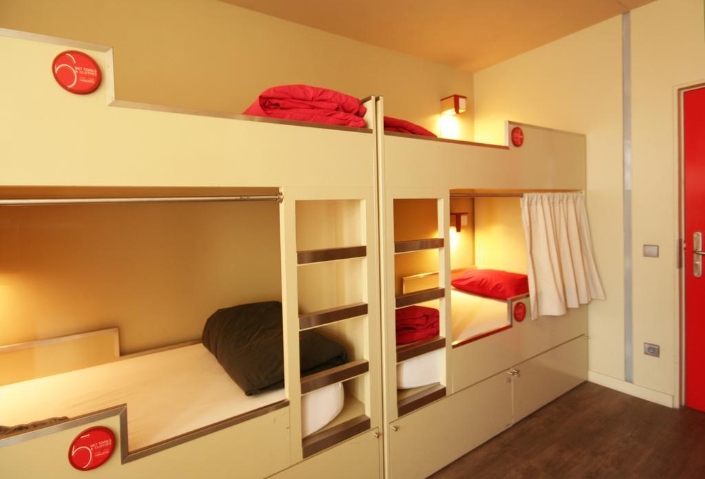 Triple Room with City View