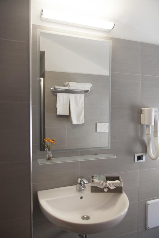 Superior Quadruple Room with Sea View