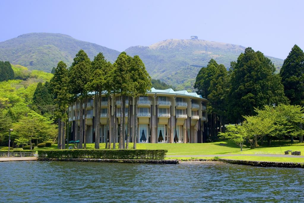 Twin Room with Lake View - Non Smoking