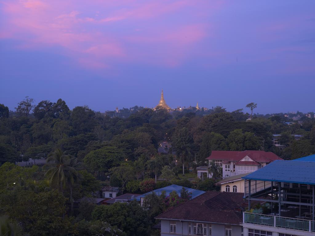 Premier Deluxe Room Lake or Pagoda View - Twin