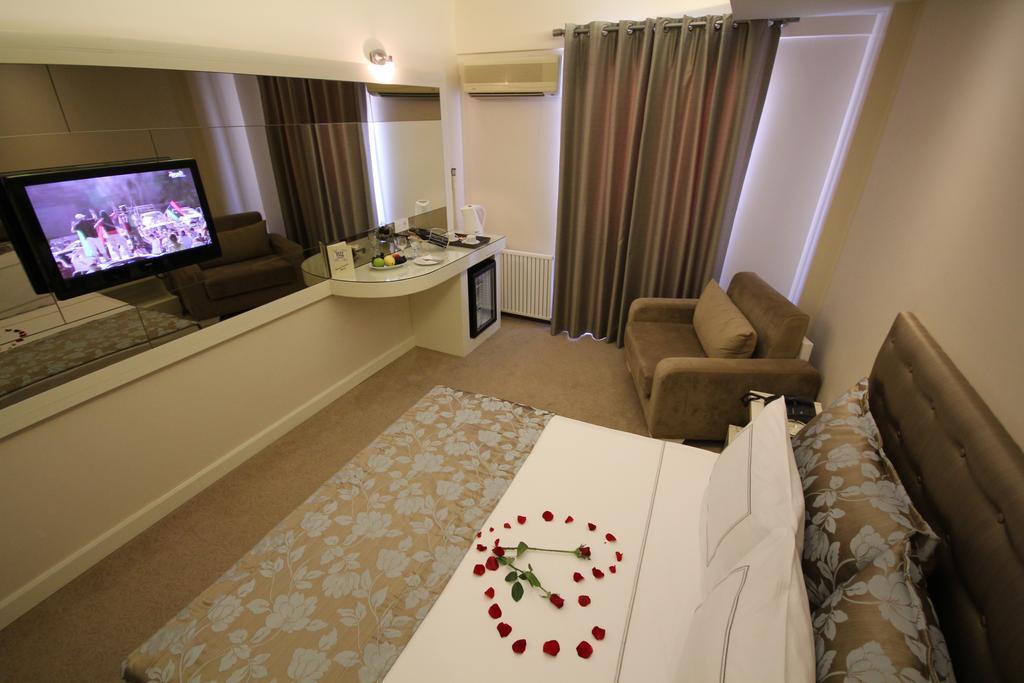 Connecting Family Rooms
