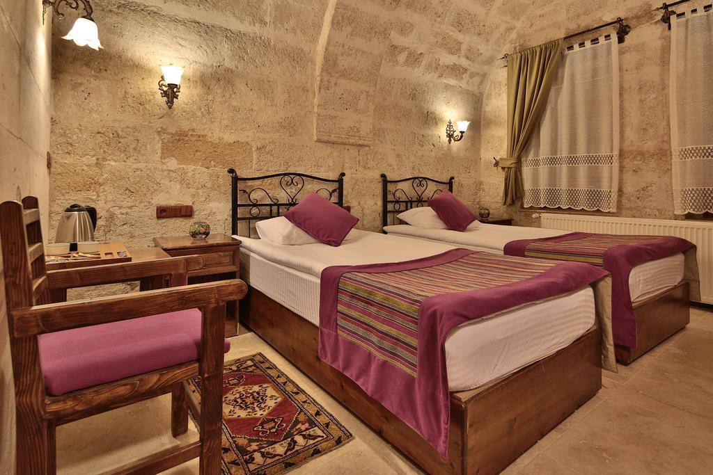 Twin Room with Pool View