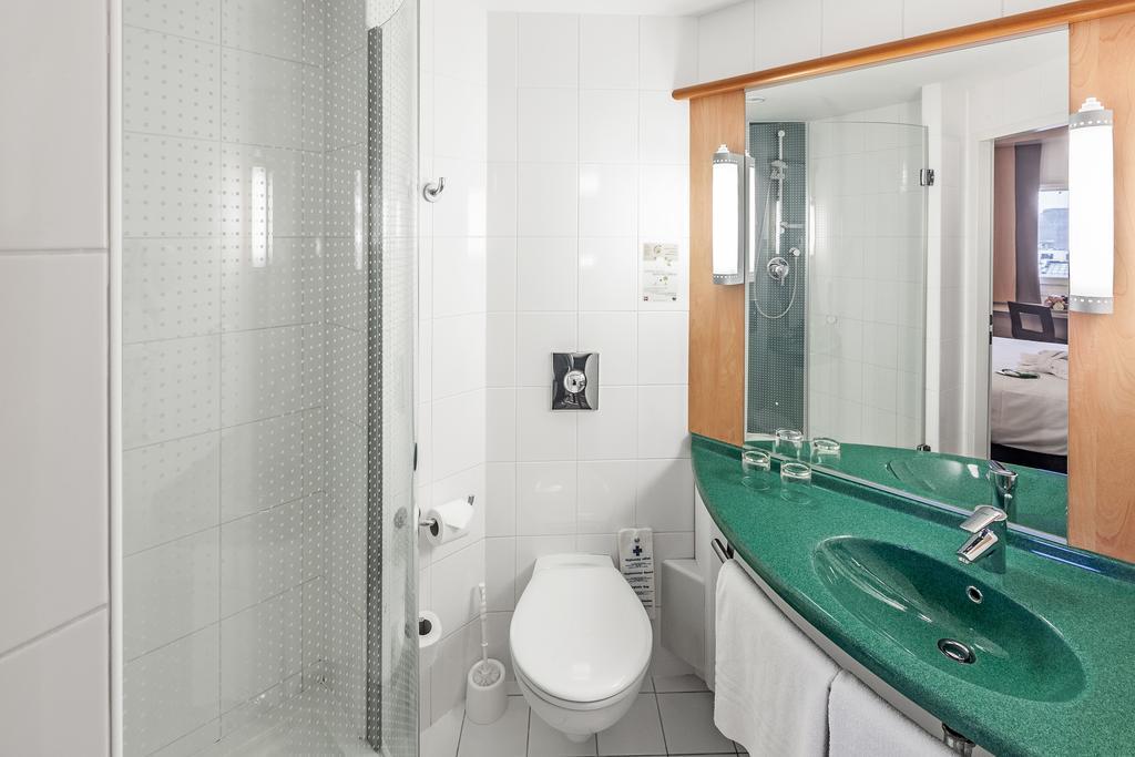 Room with 1 double bed