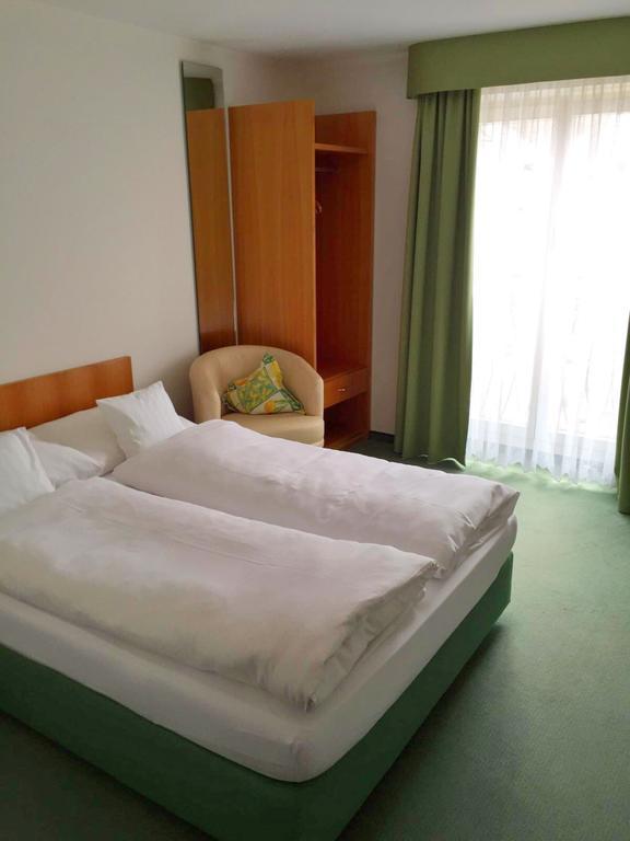 Standard Room with Queen Size Bed