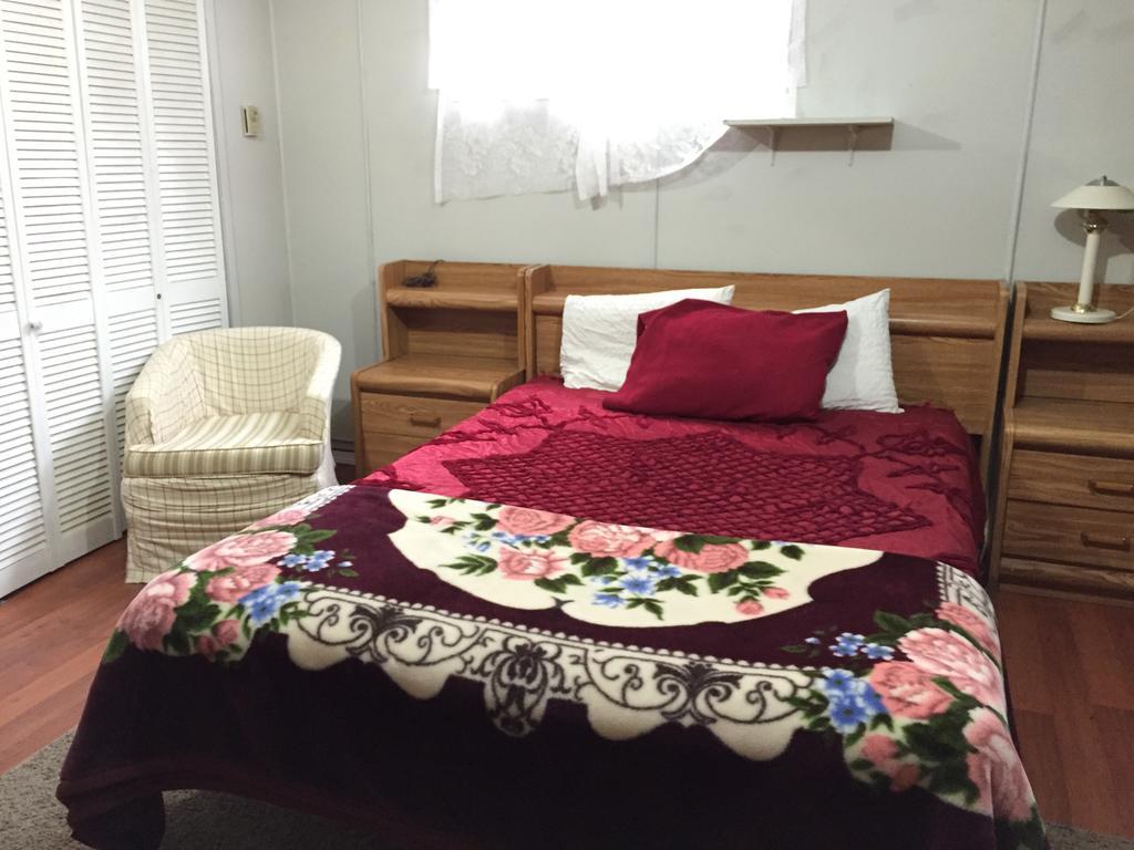 Basic Triple Room with Shared Bathroom