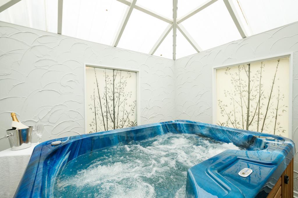 Two-Bedroom Apartment with Spa Pool
