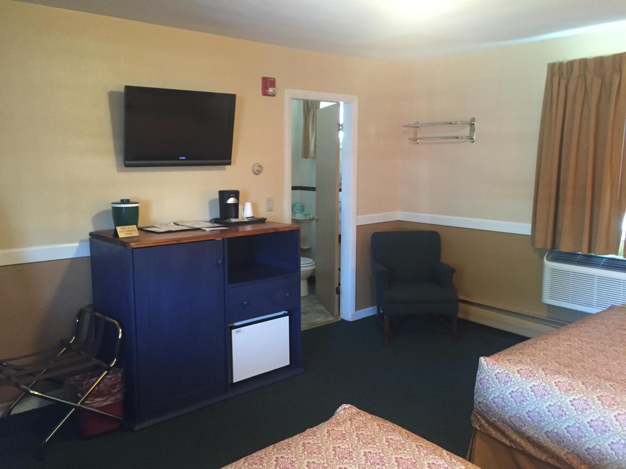 Basic King Room