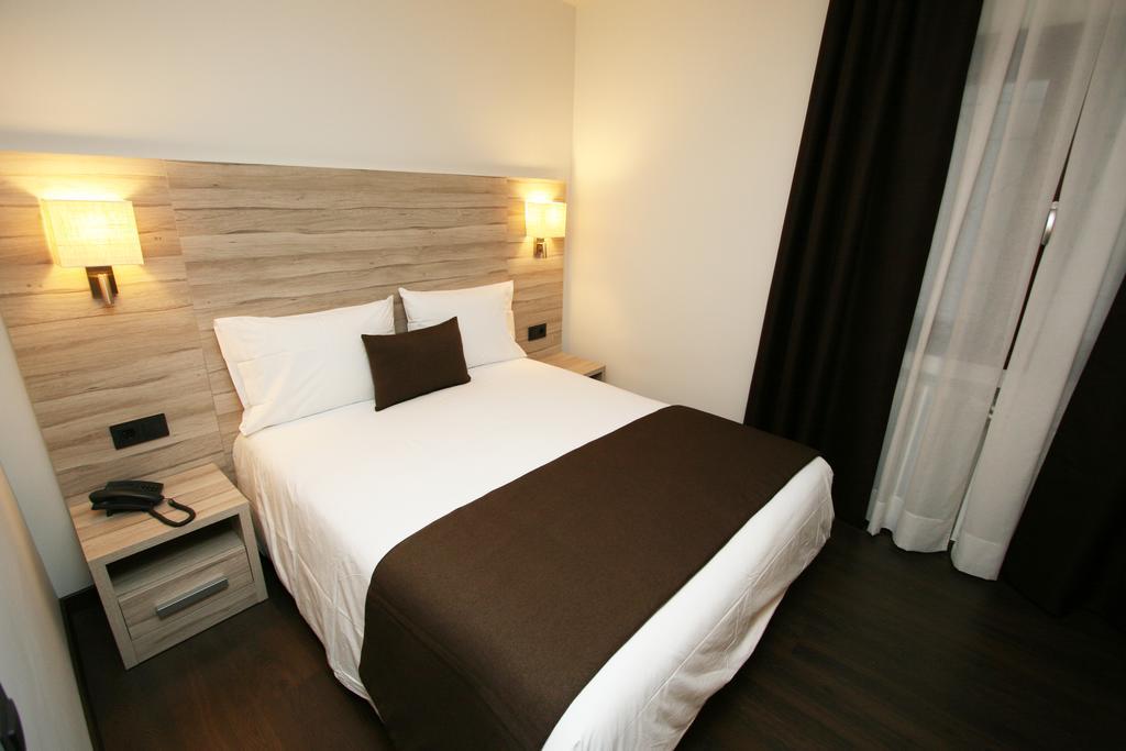 Double or Twin Room (Interior)