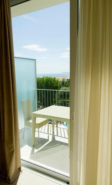 Classic Twin Room with Terrace
