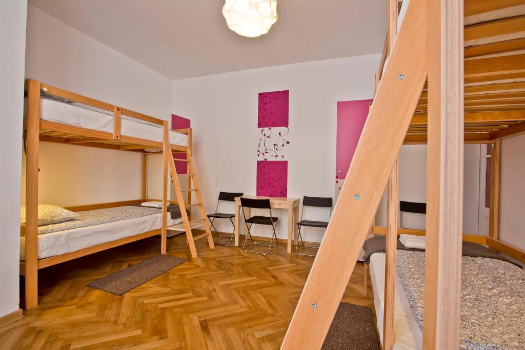 Bed in 4-Bed Mixed Dormitory Room