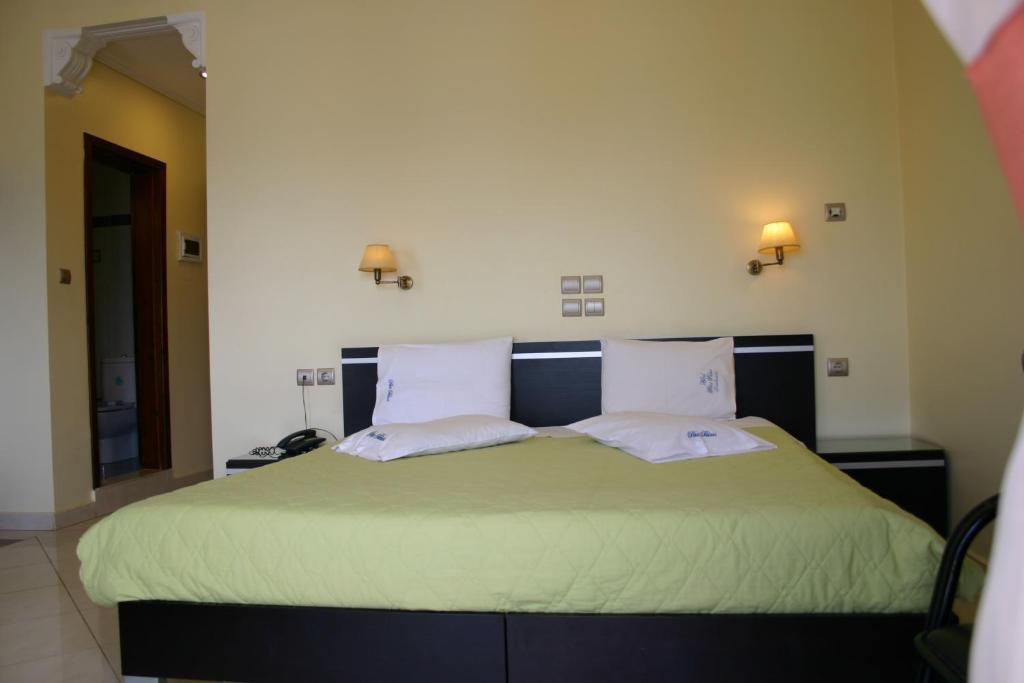 Superior Suite with Sea View (3 Adults)