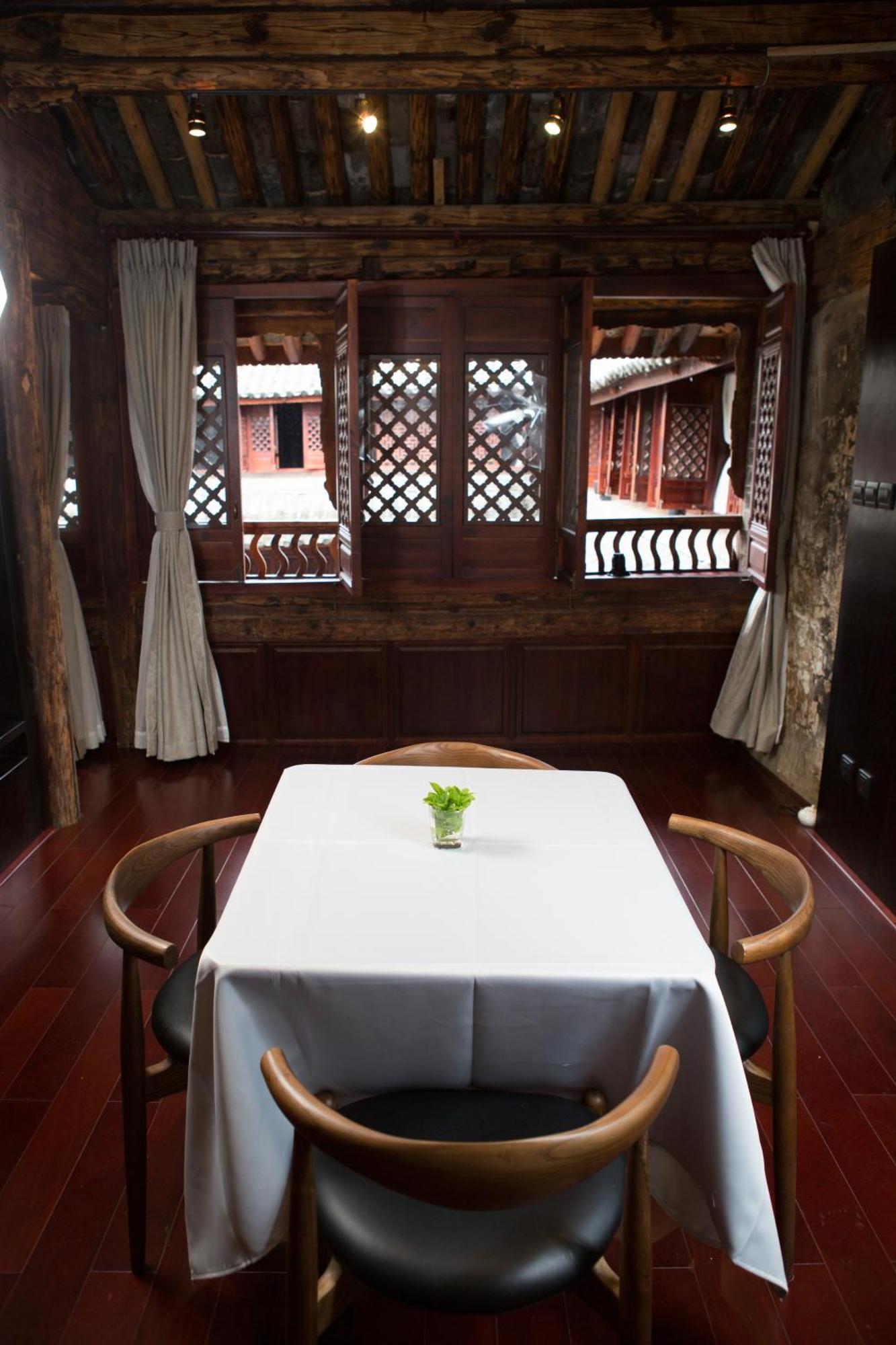 Deluxe Family Suite