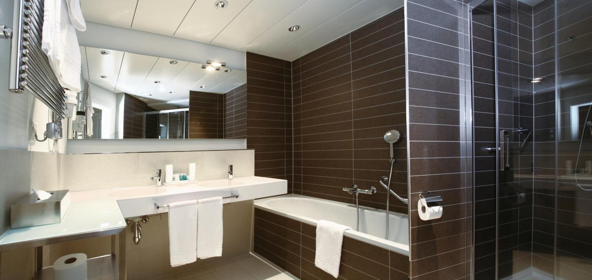 Junior Suite King with Balcony