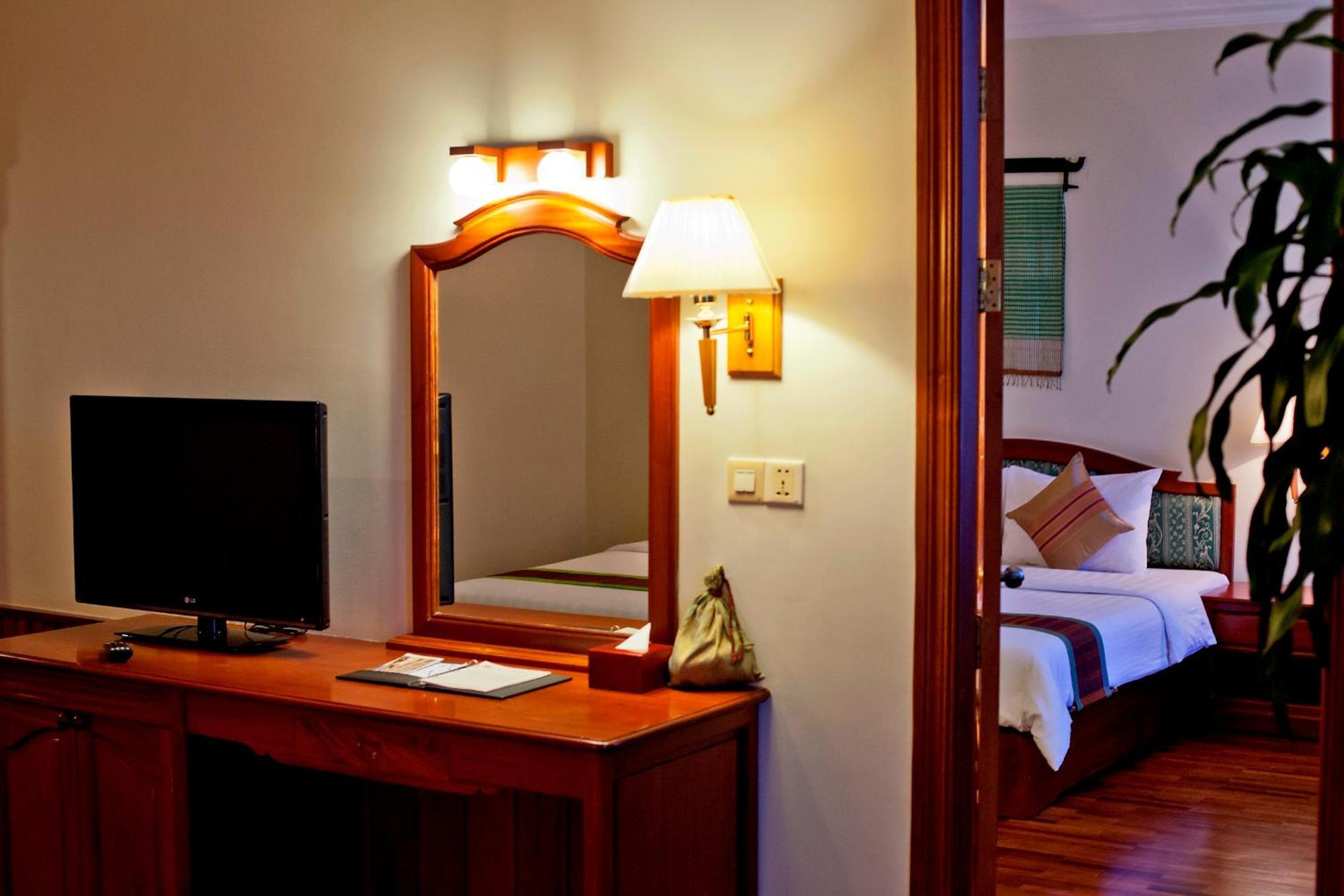 Deluxe Family Room