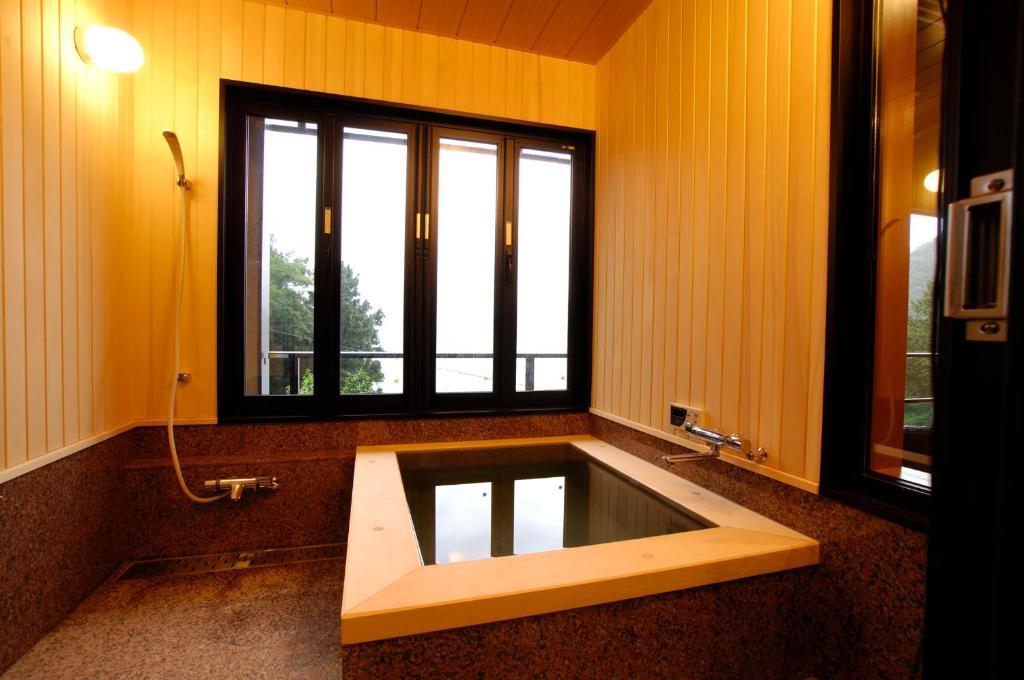 Japanese-Style Room with Beds with Lounge Access (over 13 years old)