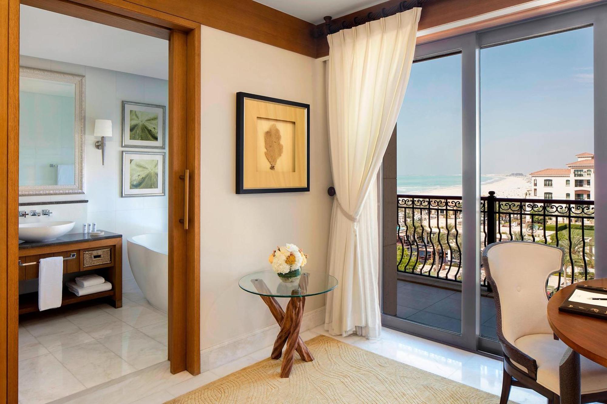Superior Partial Sea view, Guest room, 1 King, Sofa bed