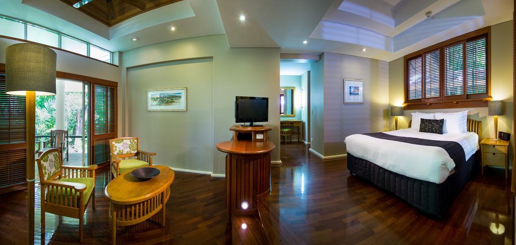 Deluxe King Suite
