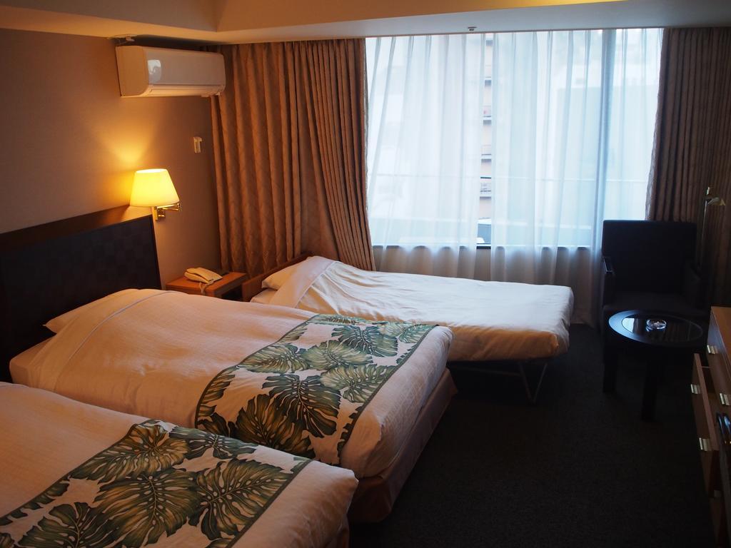 Deluxe Twin Room with Extra Bed - Non-Smoking