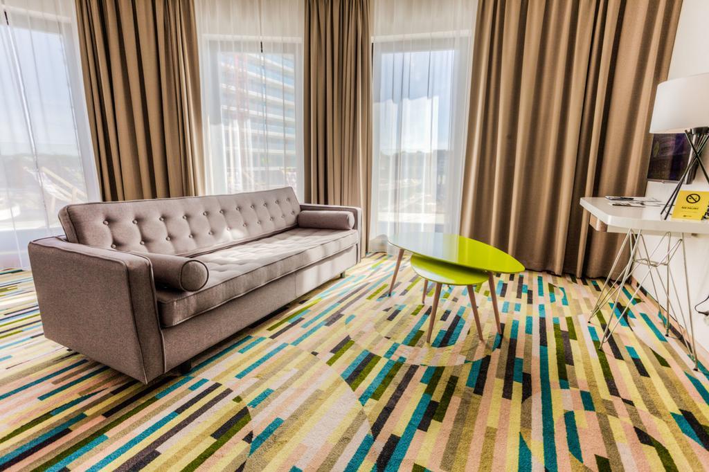 Deluxe Suite with Partial Sea View