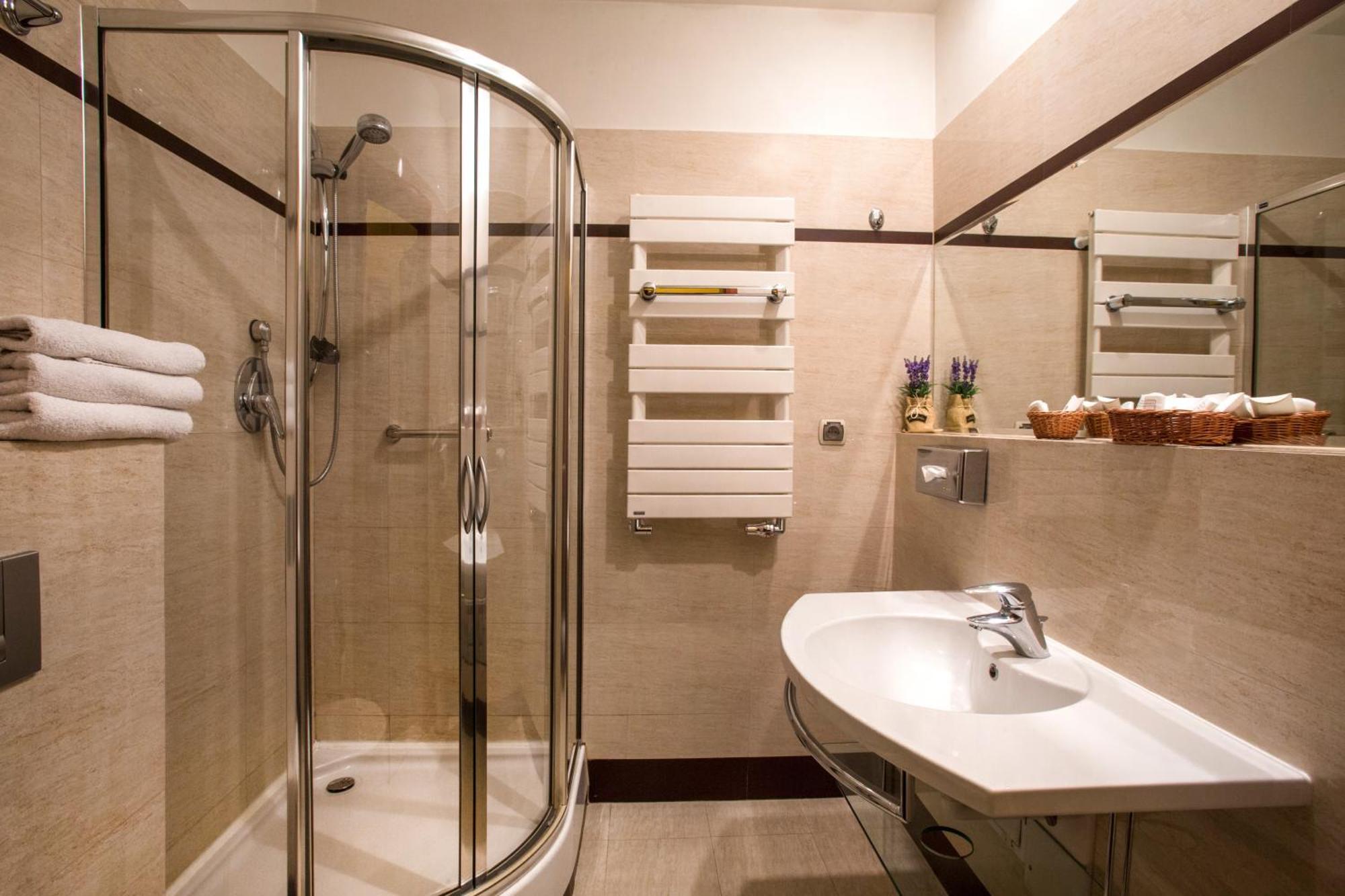 Basic Triple Room