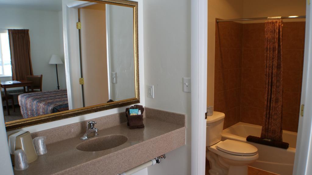 Double Room with two beds-Nonsmoking