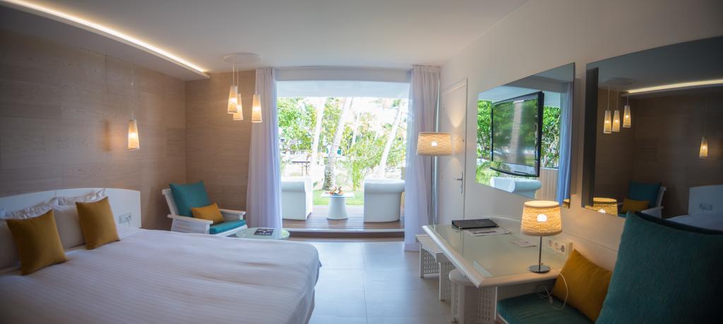 Sea View Room with King size Bed and Beach Terrace