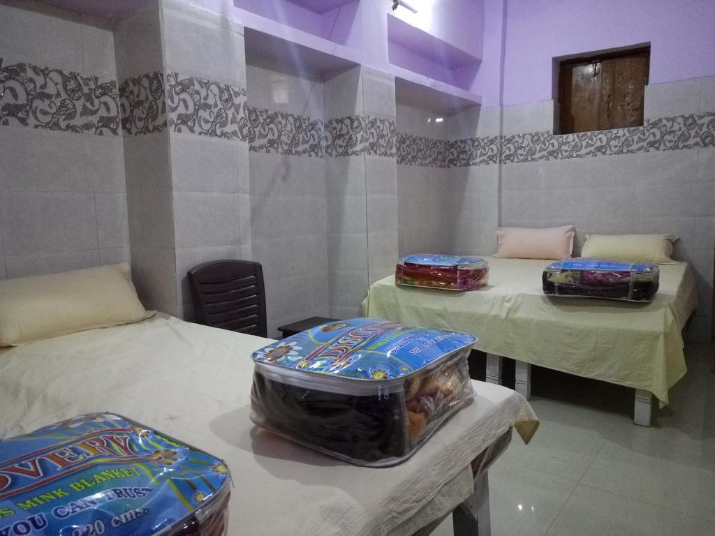 8-Bed Mixed Dormitory Room