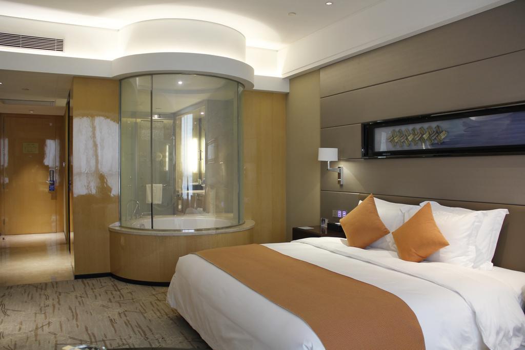 Crest King Room
