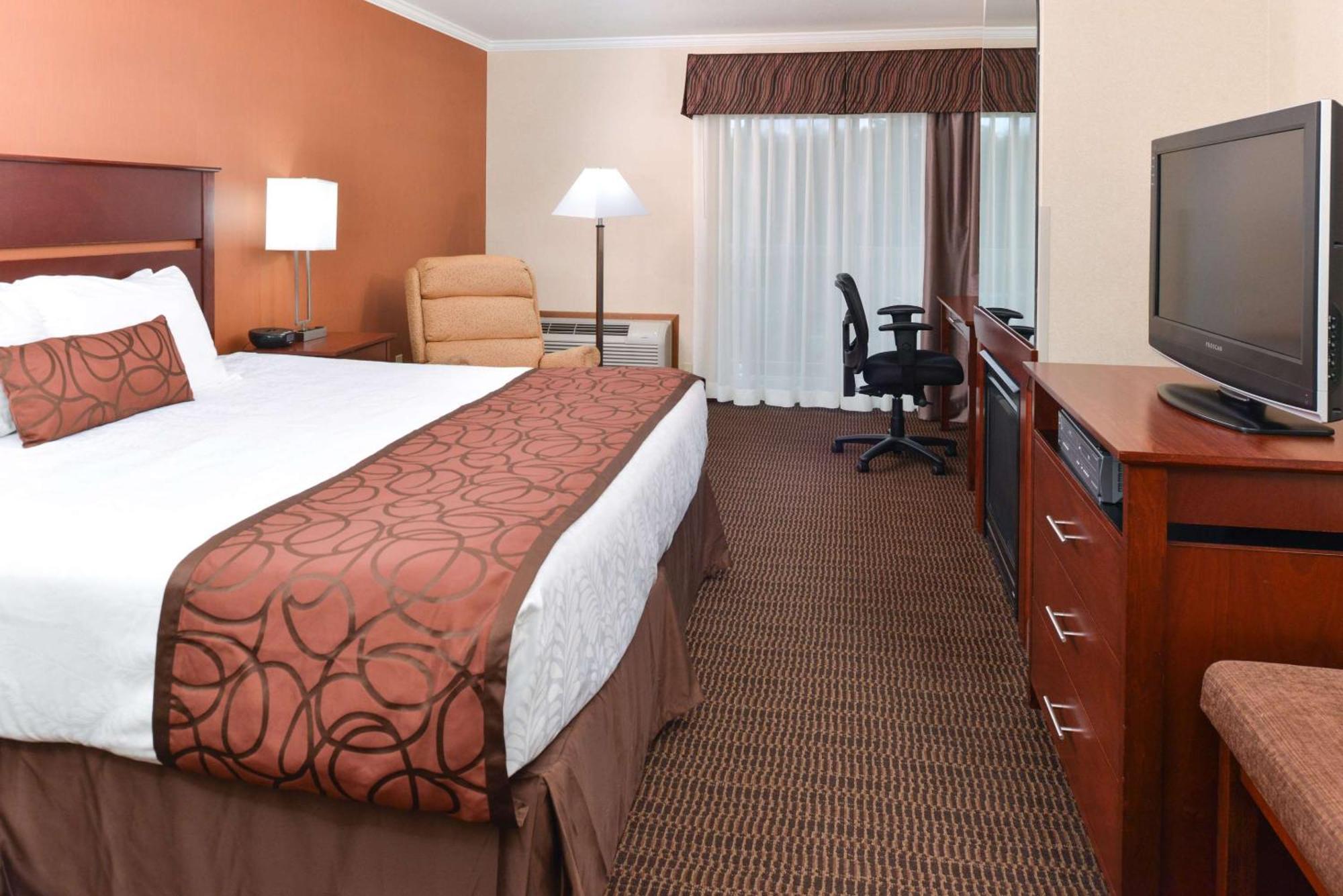 King Room with Balcony and Shower Only - Non-Smoking