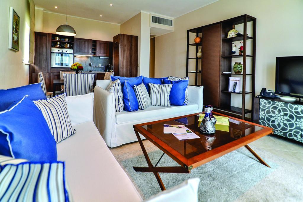 Family Two Bedroom Suite - Hillside