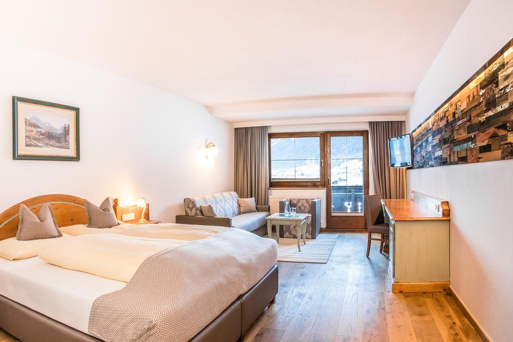 Comfort Double Room (2 Adults + 2 Children)