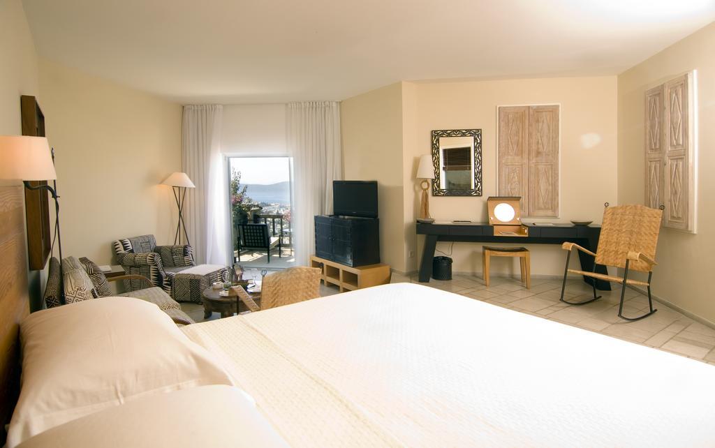 Corner Suite with Sea View