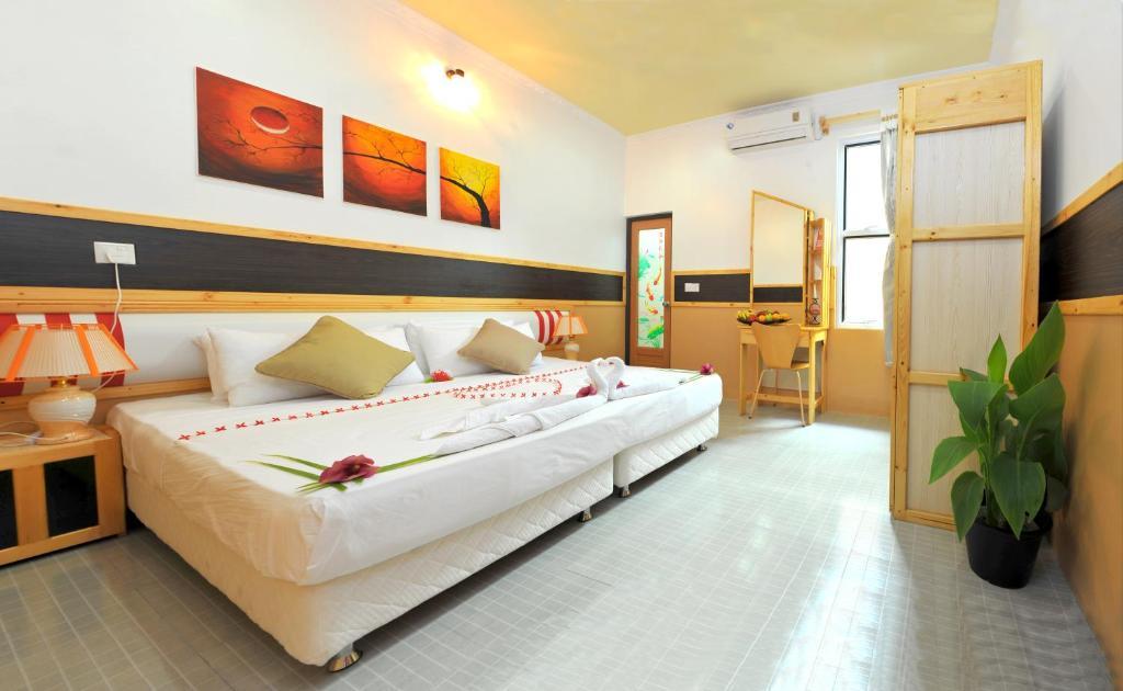 Deluxe Double or Twin Room (10% off on Food & Beverage)