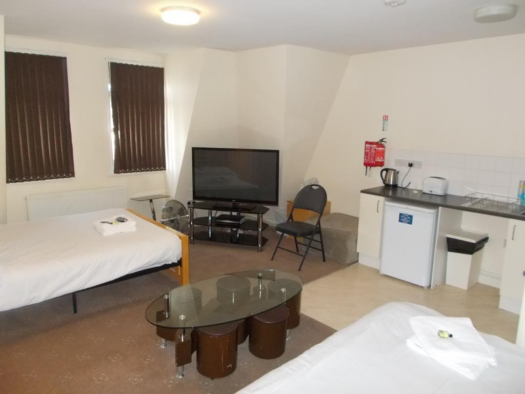 Superior Studio Room with Private Bathroom