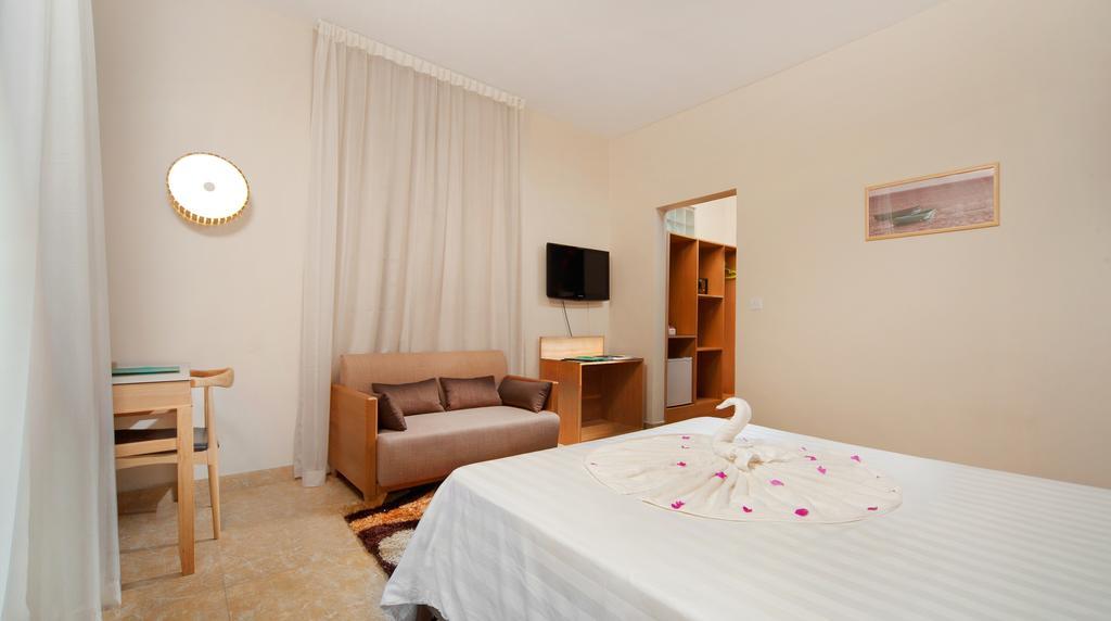 Standard Anthurium Room