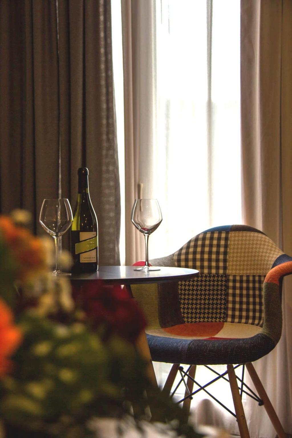 Deluxe Room with Sea View (1-4 Adults)