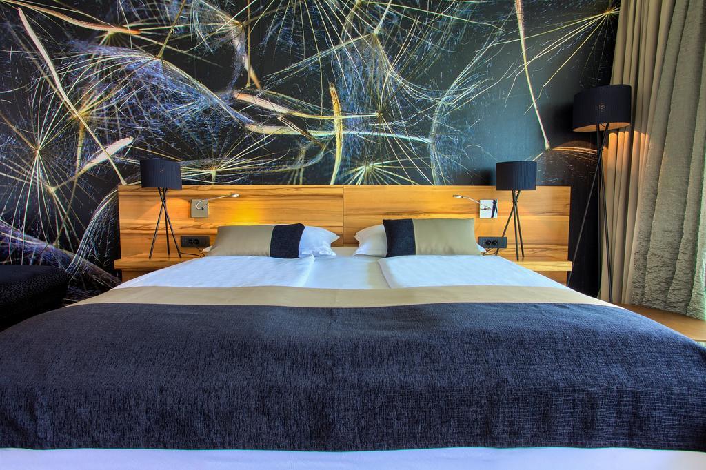 Deluxe Double Room with Balcony and Sea View