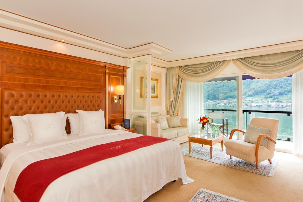 Deluxe Double Room with Lake View and Balcony