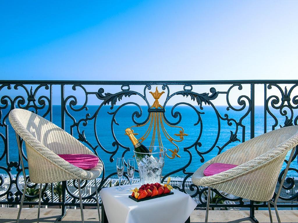 Double Room with Balcony and Sea View