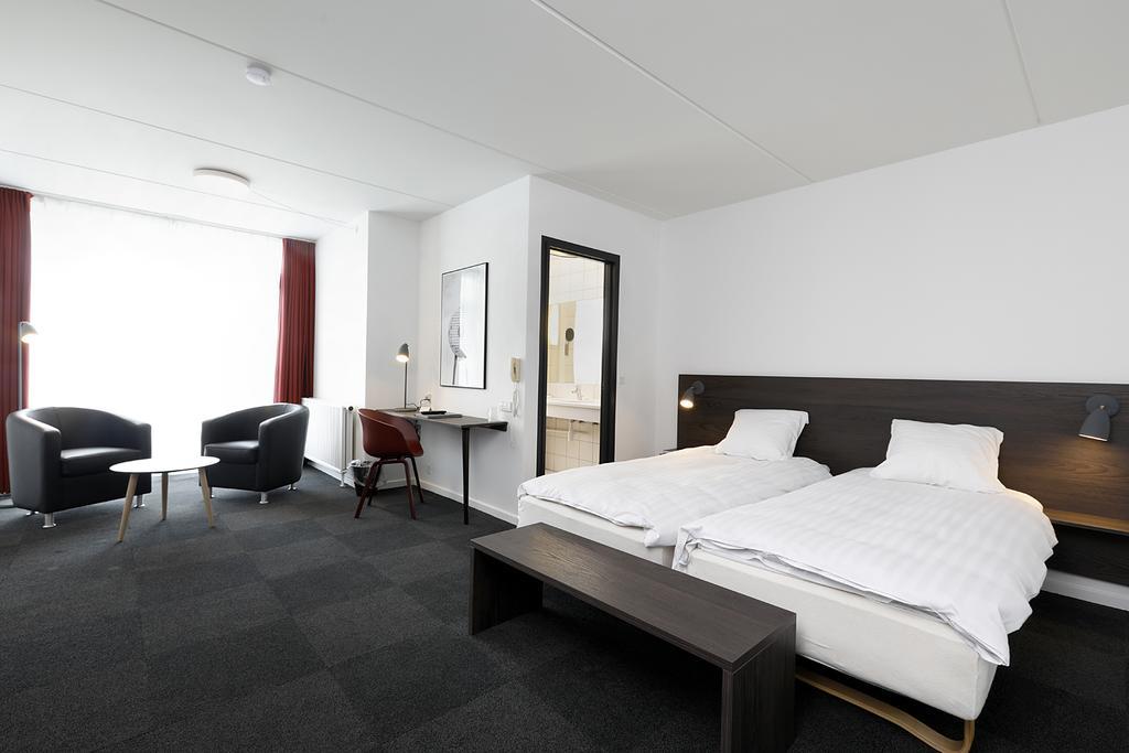 Double Room with Private Terrace - Ground Floor