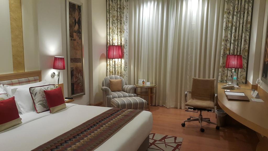 Deluxe Double or Twin Room with 15% discount on Food and Soft beverage only on Restaurant Dining