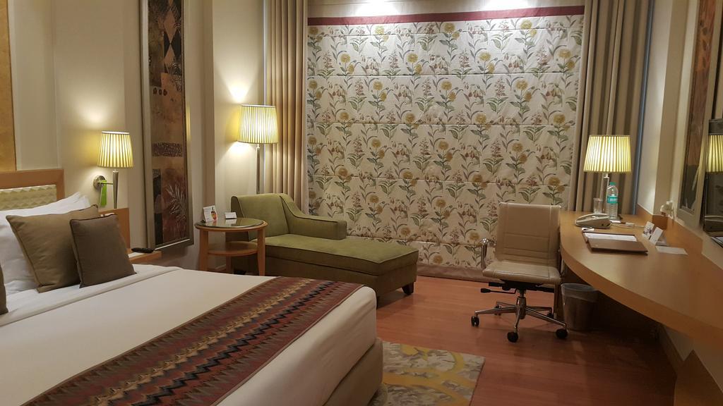 Executive Double or Twin Room with 15% discount on Food and Soft beverage only on Restaurant Dining